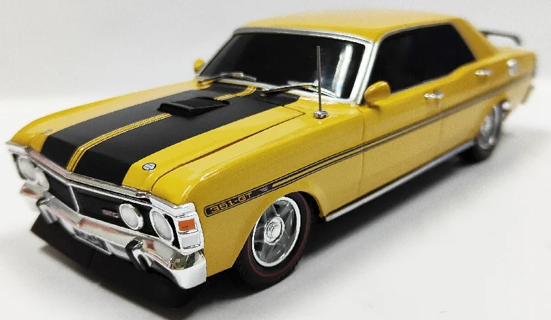 Ambulances with advanced medical facilities for emergencies DDA 1/24 Yellow Ochre Ford XY GTHO Spectra Rides Light Up - Pre-Assembled Plastic Model Ambulances with advanced medical facilities for emergencies DDA 1/24 Yellow Ochre Ford XY GTHO Spectra Rides Light Up - Pre-Assembled Plastic Model