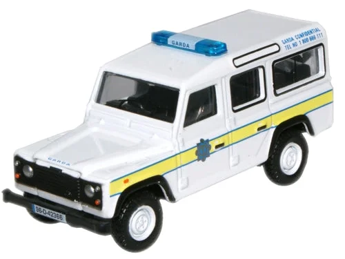 Yachts for luxury water travel and parties​ Oxford Diecast Garda Land Rover Defender Station Wagon - 1:76 Scale